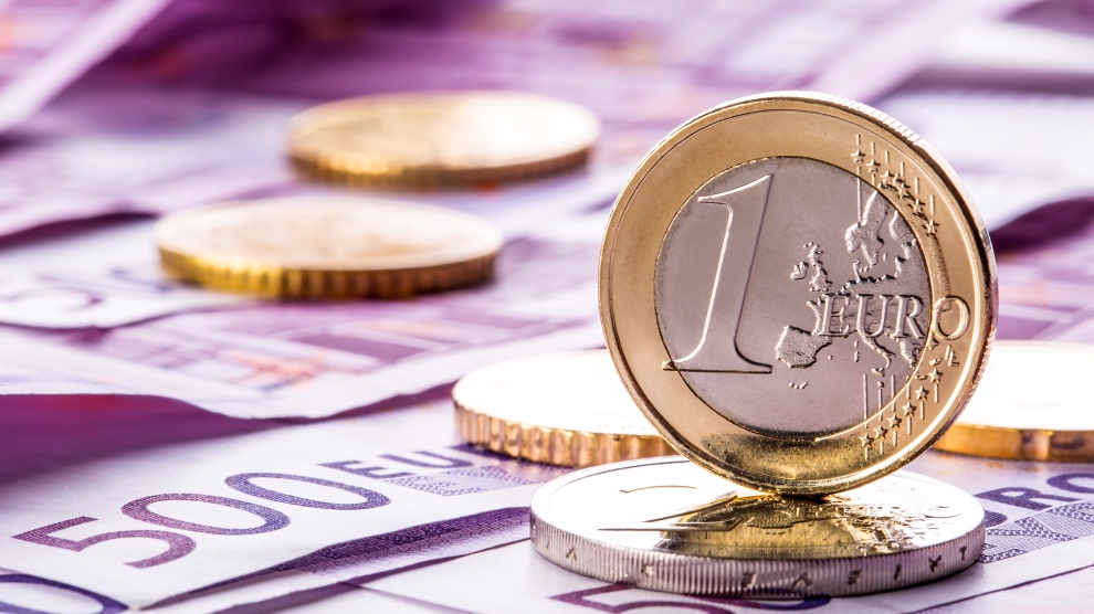 Euro, rekord i ri, zbret poshte 126 lekeve: Cfare po ndodh dhe si pritet ecuria